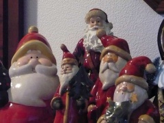 Weihnachtsmann-Gruppenfoto