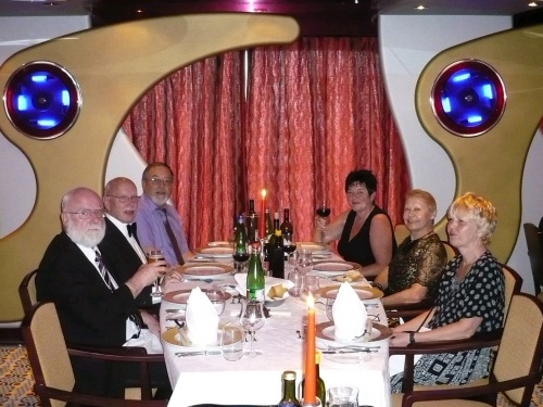 08 1.Sitzung Abendessen Tisch 206