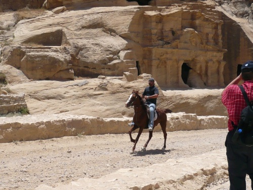 101 Akaba Fahrt nach PETRA