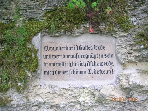 Stein mit Spruch bei Jena