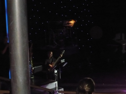 Abendliche ShowTime im Theater