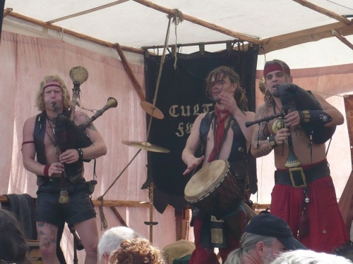 FUNDAMENTE - Markttreiben