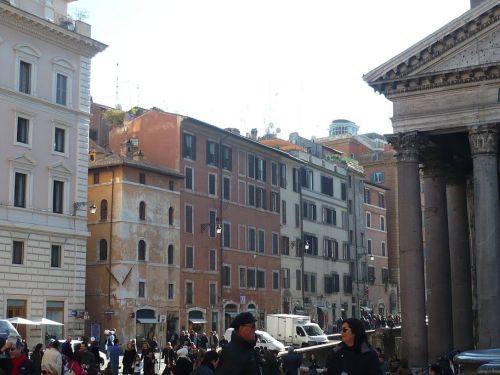 121 ROM Platz vorm Pantheon