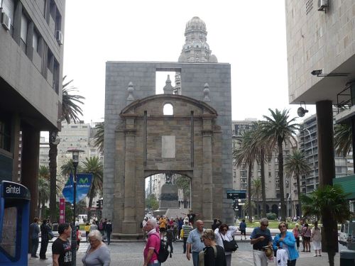 046 6.KSF MONTEVIDEO _ Plaza Independencia