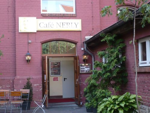 Marktstraße_Cafe NERLY _ Szene 2