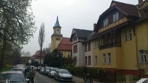 Tettaustraße  mit Christus-Kirche