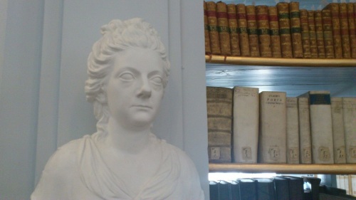 Weimar 10 Anna-Amalia-Bibliothek  Anna-Amalia-Statue