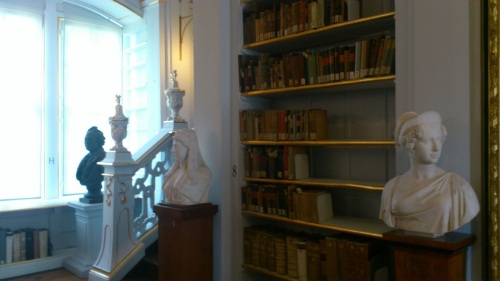 Weimar 07 Anna-Amalia-Bibliothek Rokokosaal 4