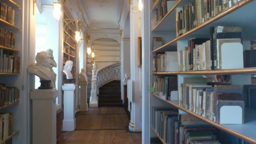 Weimar 05 Anna-Amalia-Bibliothek Rokokosaal 2
