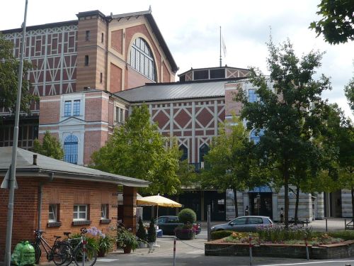 2014.08.11. 13 Zw.-Stopp i. BAYREUTH FestSpielHalle