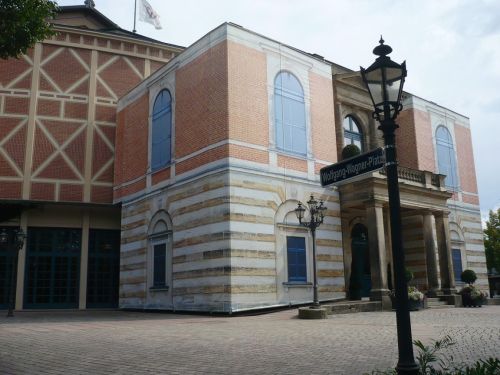 2014.08.11. 06 Zw.-Stopp i. BAYREUTH FestSSpielHalle