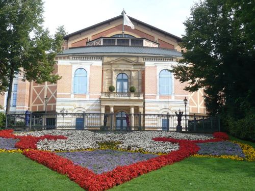 2014.08.11. 03 Zw.-Stopp i. BAYREUTH Festspielhalle