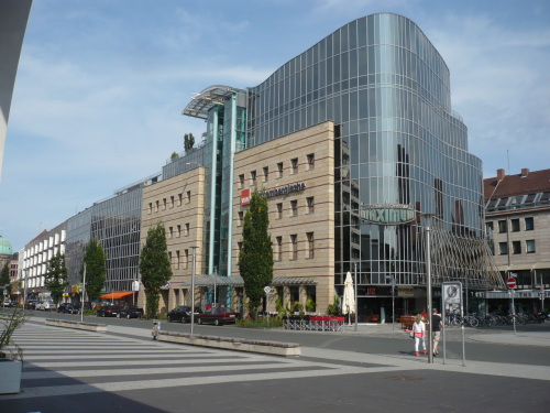 Nürnberg 072 Moderne in Altstadt