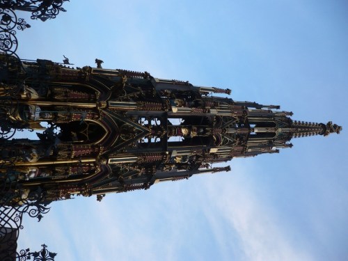 Nürnberg 030 Der schöne Brunnen