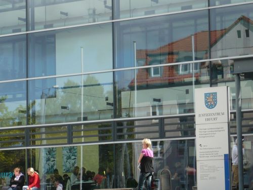 JustizZentrum 1 Eingangsbereich