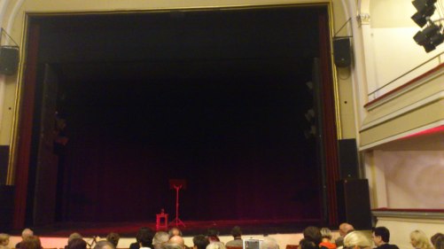 2014.10.24 BuchLesung F.v.Schirach 04 Warten