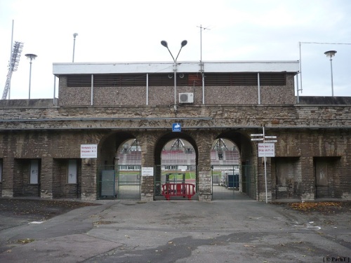 SteigerWaldStadion EF 06 Marathontor Außenansicht