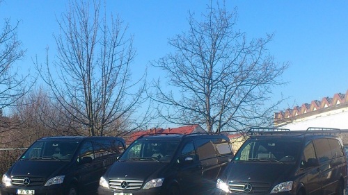 Observierung _ weiter und wieder zu dritt