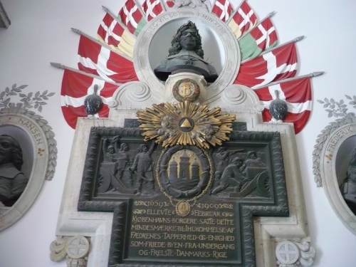 046_7.KreuzSchiffFahrt Schloss 25 Flur