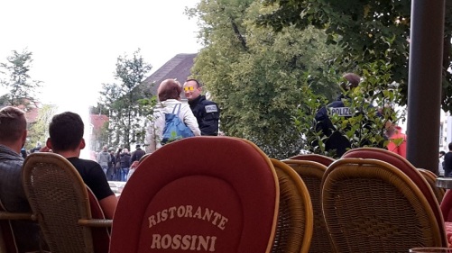 2015.09.16 AfD will Zeichen setzen, aber ... 08 Kein Durchkommen