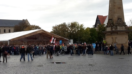 2015.09.16 AfD will Zeichen setzen, aber ... 03 Treff Domplatz