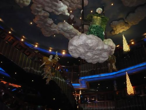 017 Kreuzfahrtschiff-Zentrum _ Atrium