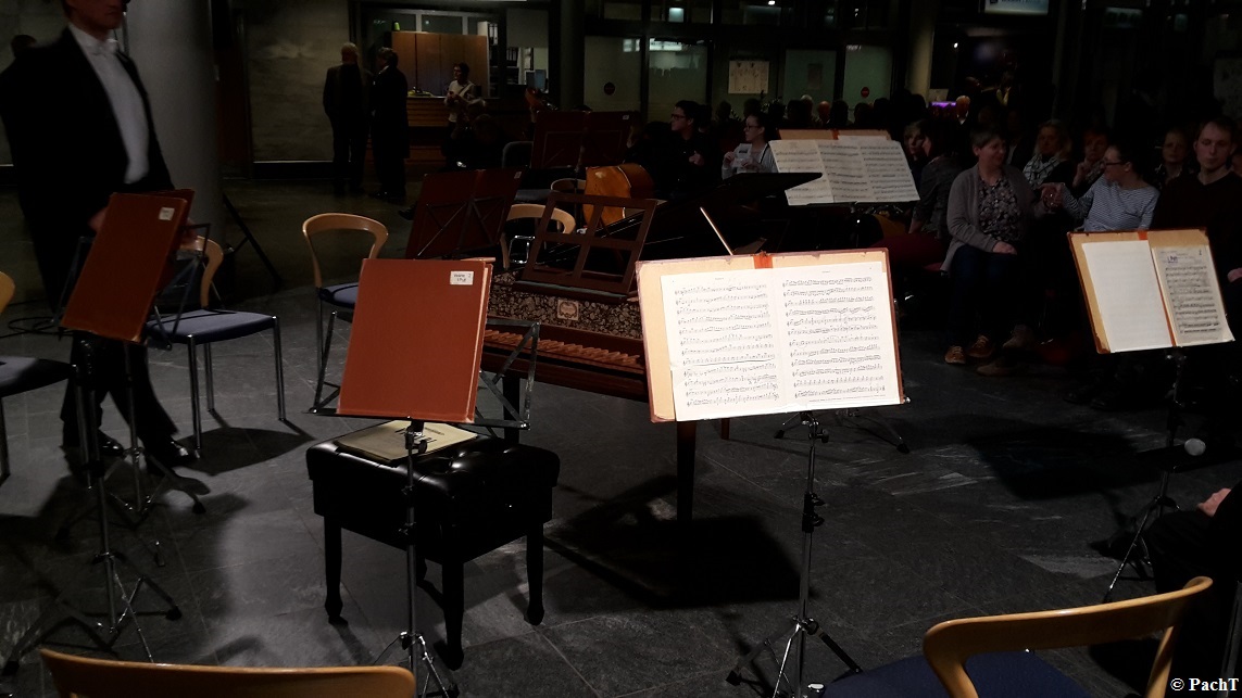 2016.02.20 Konzert FlughafenTerminal 11 Ensemble-Umstellung