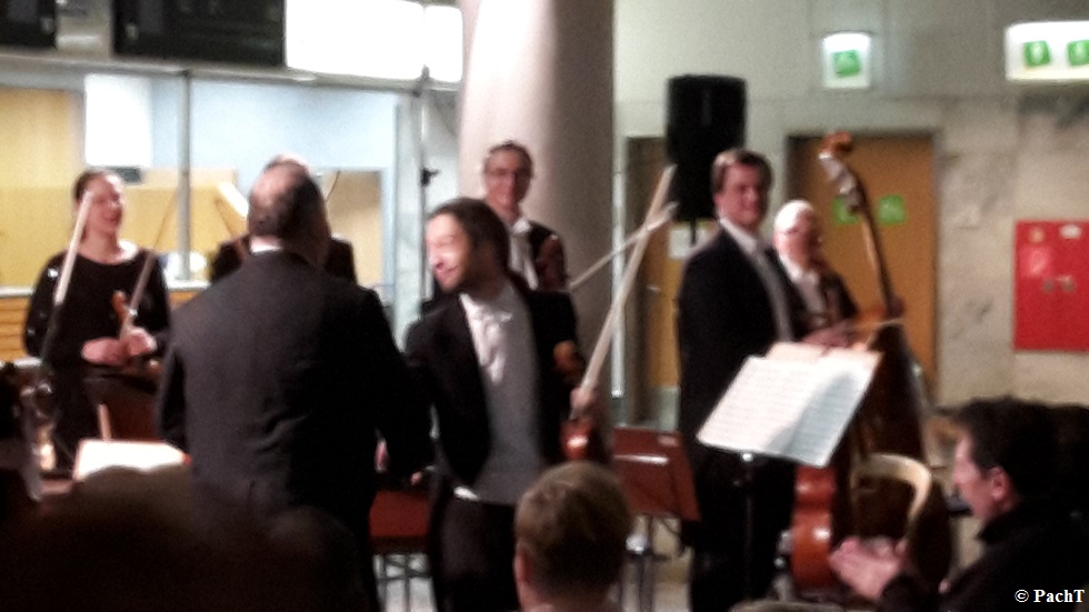 2016.02.20 Konzert FlughafenTerminal 13 Ovation u. Dank 1