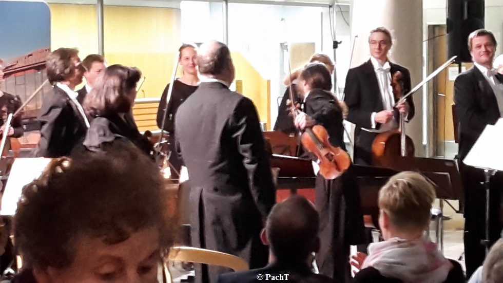 2016.02.20 Konzert FlughafenTerminal 14 Ovation u. Dank 2