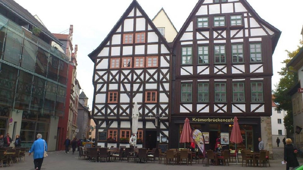 Benediltplatz 2