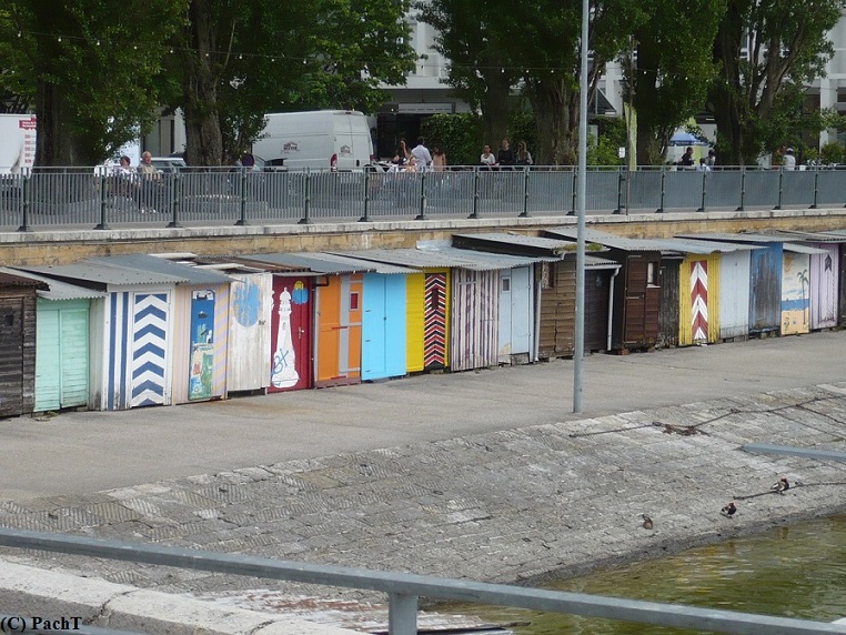 2016.05.23.-28. 153 Neuchatel _ Umkleidekabinen im Hafen