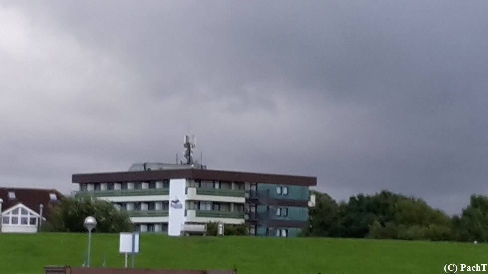 Bensersiel 13 Hotel vom Strand gesehen