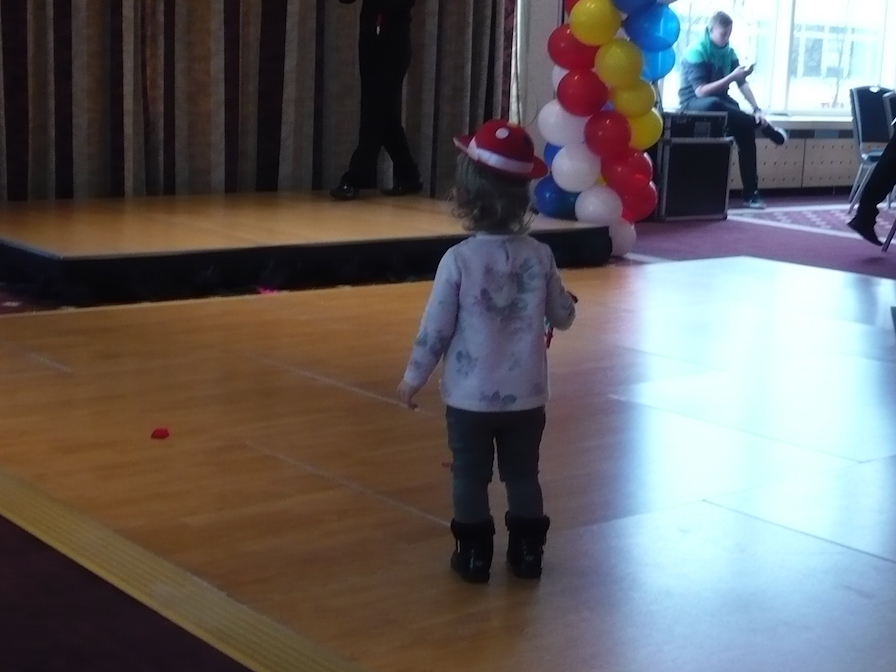 2017-01-08-prinzenfru%cc%88hstu%cc%88ck-21-der-na%cc%88rrische-nachwuchs-lernt-laufen