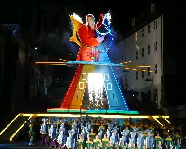 03-domstufenfestspiele-09-carminaburana