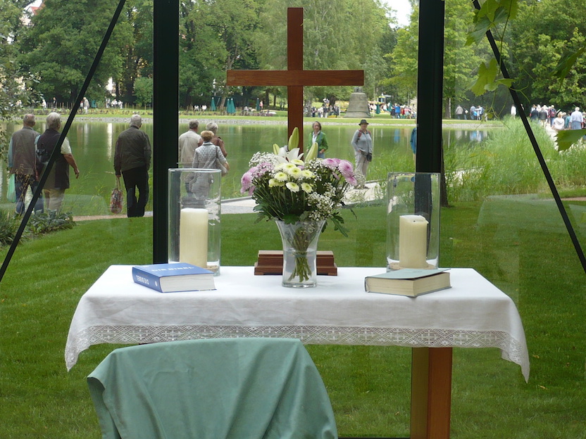 2017.07.13. ThürLandesGartenSchau 047 Altarraumim Gottes Gartenhaus