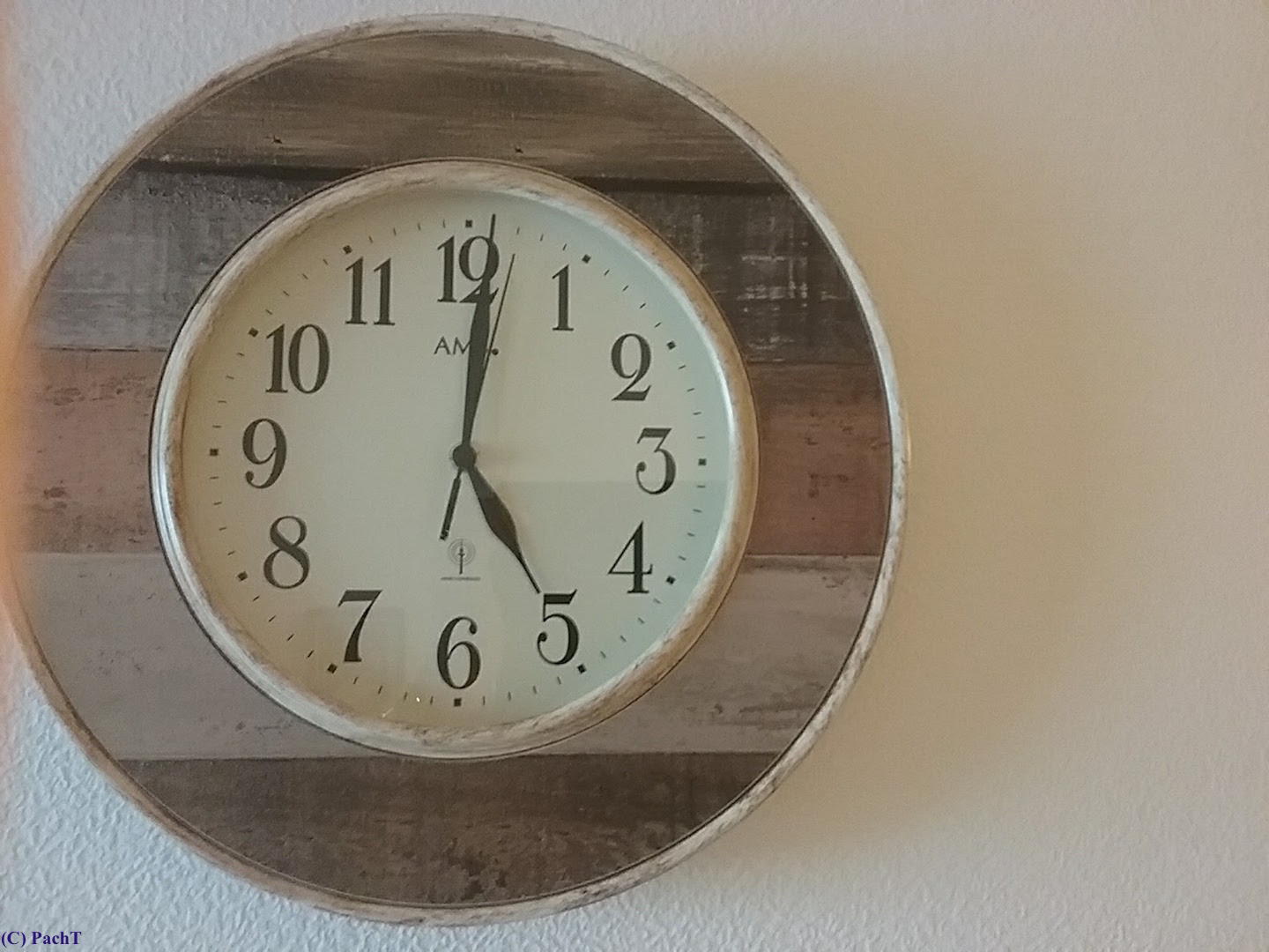 WandUhr_kurz nach 5