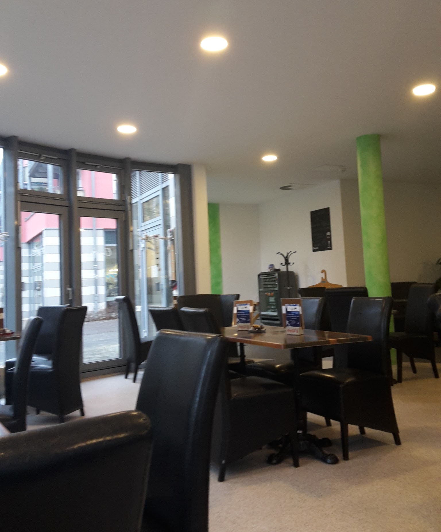 Otto-Knöpfer-Straße Cafe SüdPark 4