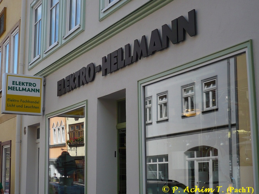 KURIOS 44 HELLmann leuchtet