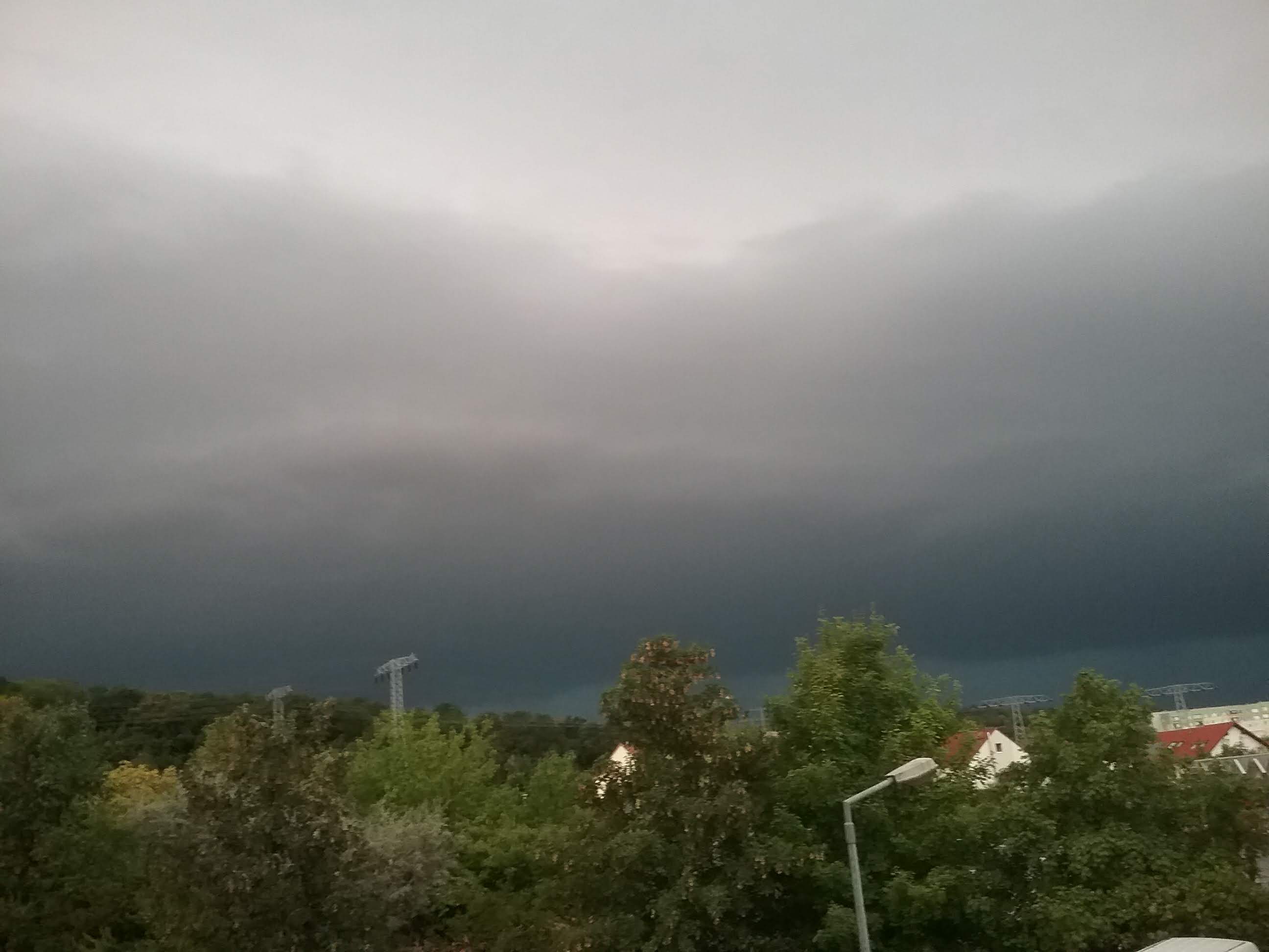 EF-Mdf. Da braut sich was zusammen 2018.08.02_06.36Uhr 2