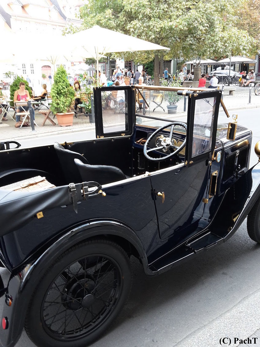 Oldtimer in Altstadt 3