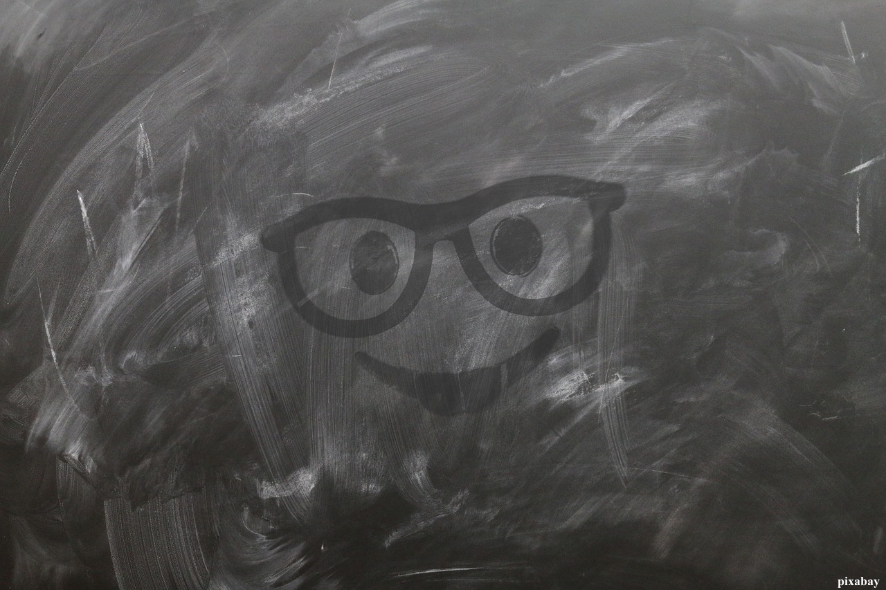 Augen mit Brille und Lächeln